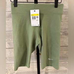 NWT 🎉 Nike Woman’s Tight Fit Mid Rise Short 10” - Oil Green